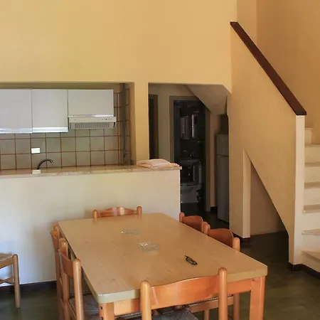 Lägenhetshotell Serra Degli 2 3*