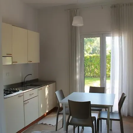 Lägenhetshotell Serra Degli 2 3*