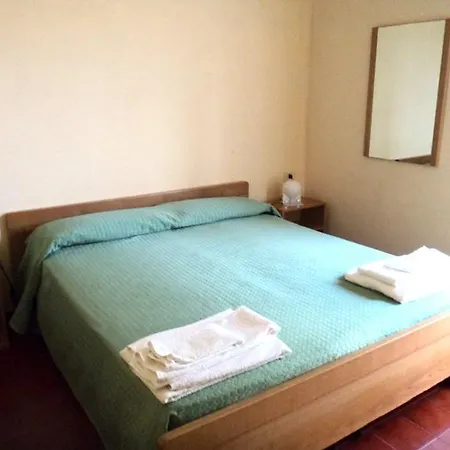 Lägenhetshotell Serra Degli 2 3*