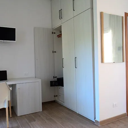 Serra Degli 2 Aparthotel Alimini